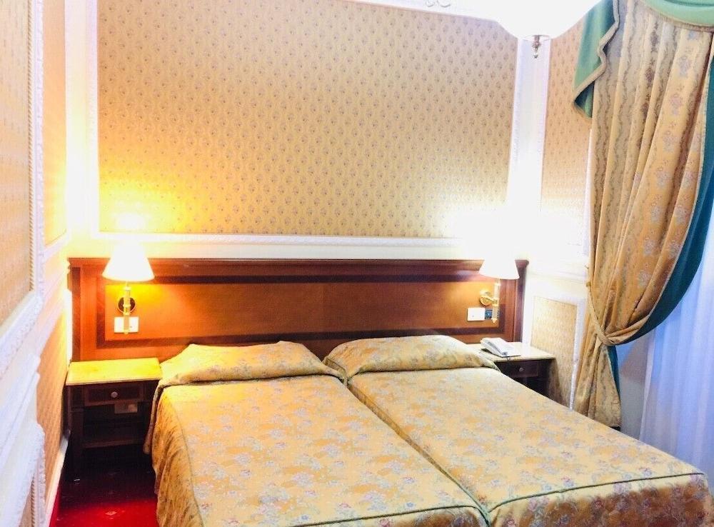 Champagne Garden 4* Roma