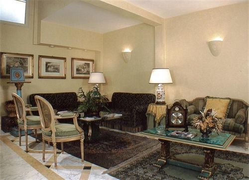Champagne Garden Hotel