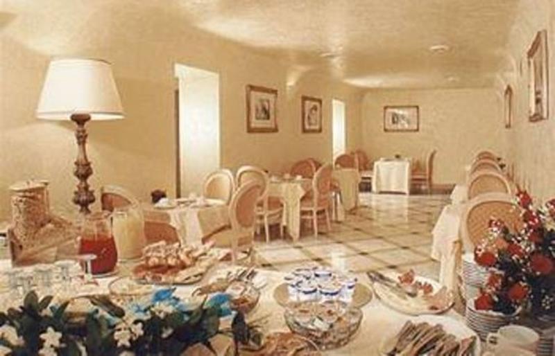 Champagne Garden Hotel