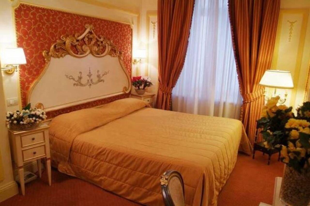 Champagne Garden 4* Roma